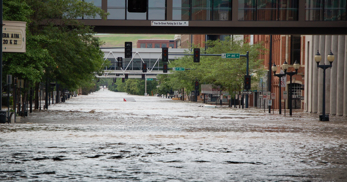 REALTORS Providing Relief for Flood Victims in Iowa